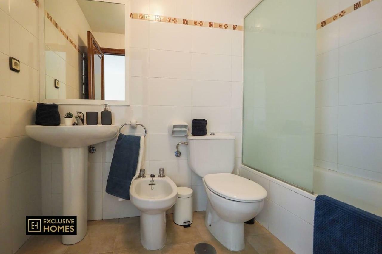 Estupendo Piso En Primera Linea De Playa; Ronda Iv Apartment *